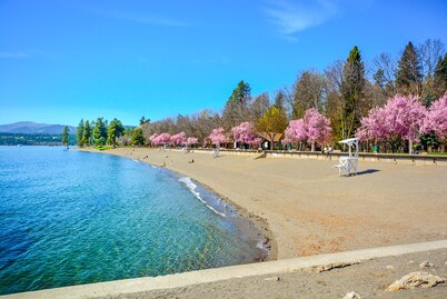Cozy Downtown Cottage in Coeur d’Alene Idaho  -  Low cleaning fee