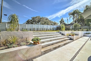 Property grounds - Mid-Century Modern Escape in Central Lakeland! (Lakeland)