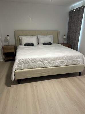 4 bedrooms, iron/ironing board, free WiFi, bed sheets