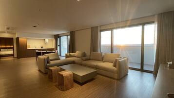 Presidential Condo | Living area