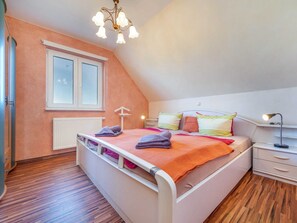 3 bedrooms, in-room safe, travel crib, WiFi