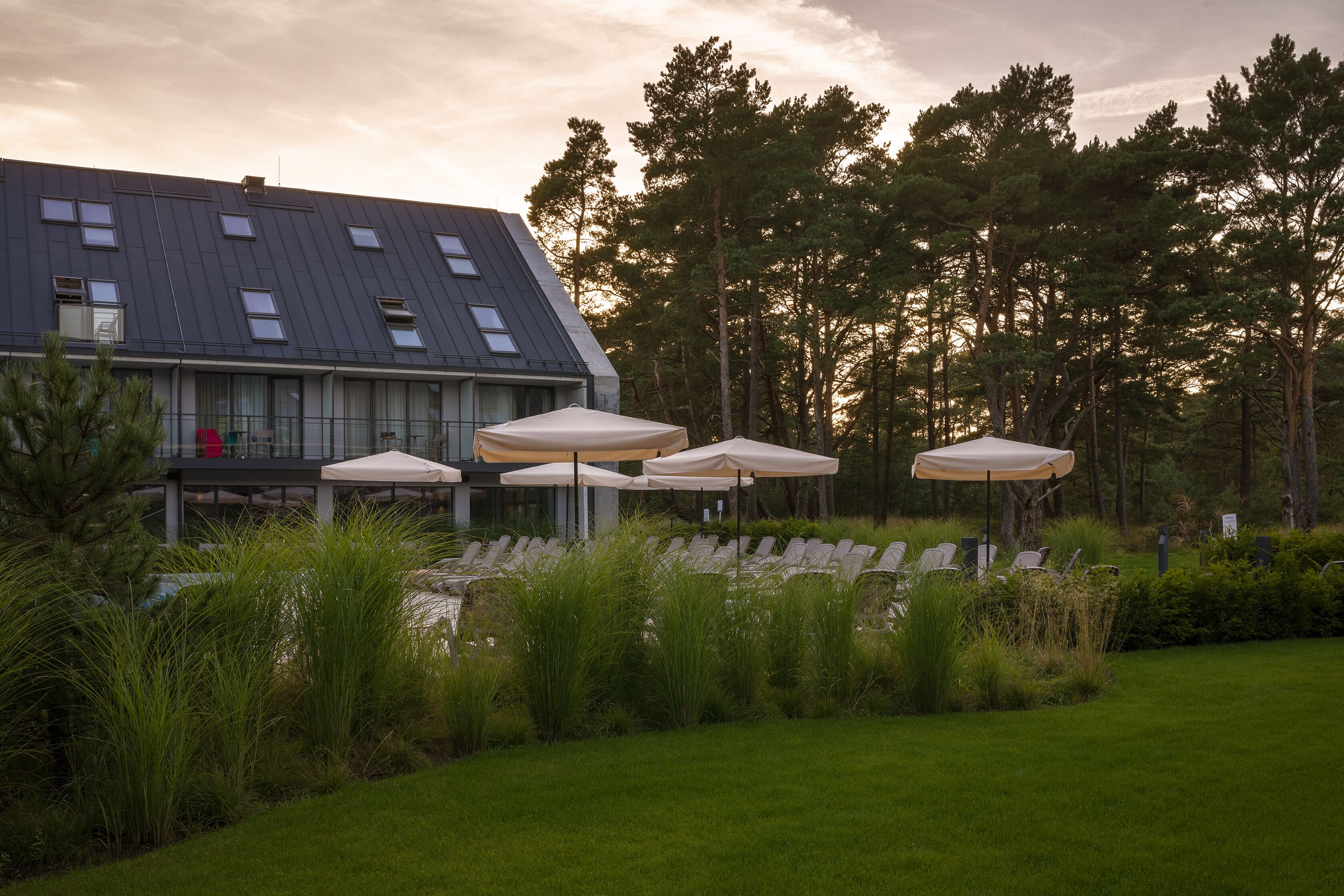 2 piscines couvertes, piscine extérieure (ouverte en saison)