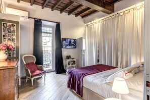 2 bedrooms, desk, iron/ironing board, travel cot - Stylish and Elegant Flat in the Heart of Rome  (Roma)