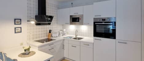 雪櫃、焗爐、爐具、洗碗機