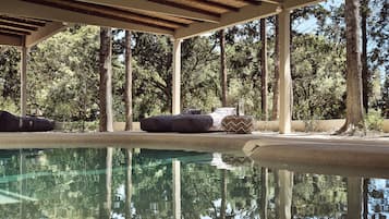 Sauna, bilik wap, urutan tisu mendalam, perkhidmatan urut