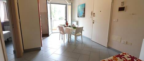 2 多间卧室、熨斗/熨衣板、免费 WiFi、床单