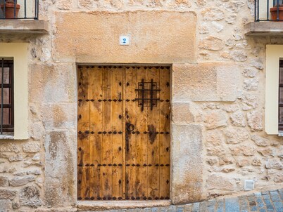 Charming Village House with 5 Rooms in Burgos