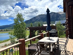 تناول الطعام بالخارج