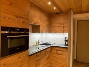 Frigorifero, microonde, forno, lavastoviglie