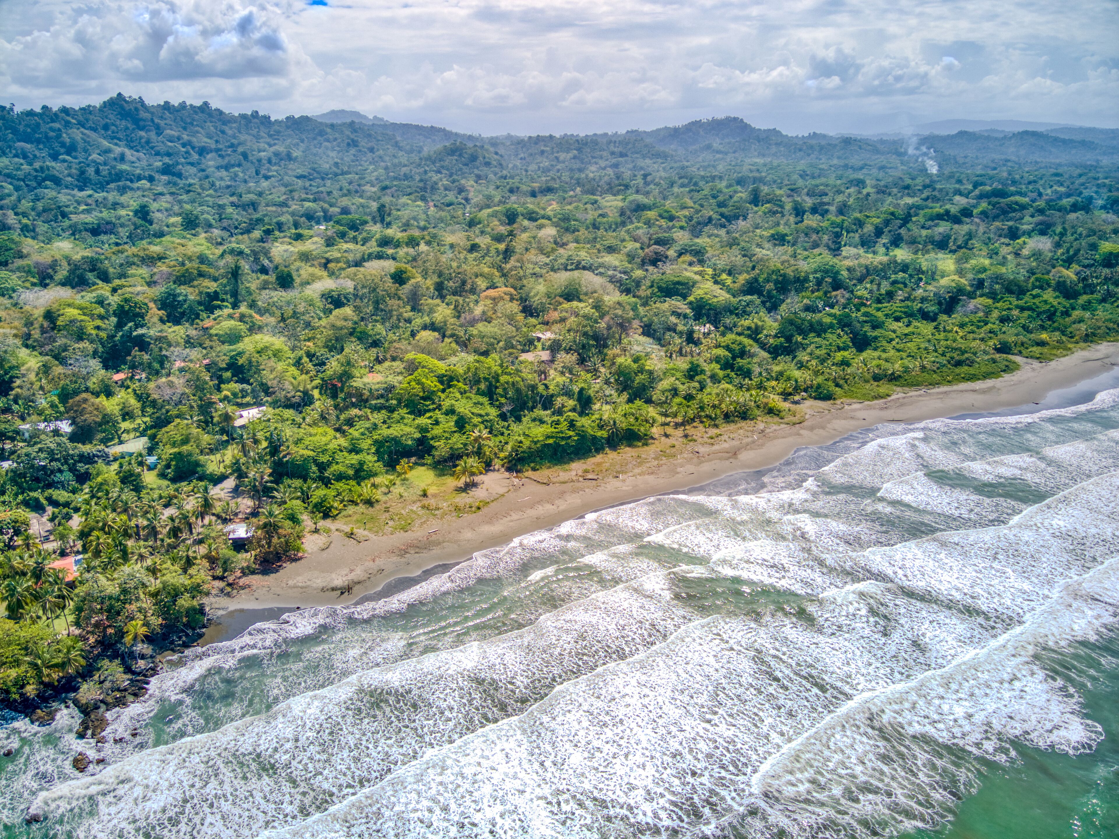 Ubicación cercana a la playa y toallas de playa