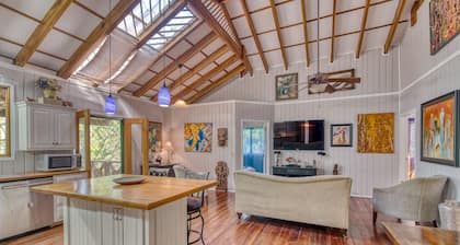 Luxury Air-conditioed home in Cahuita, 4 min walk from the beach!