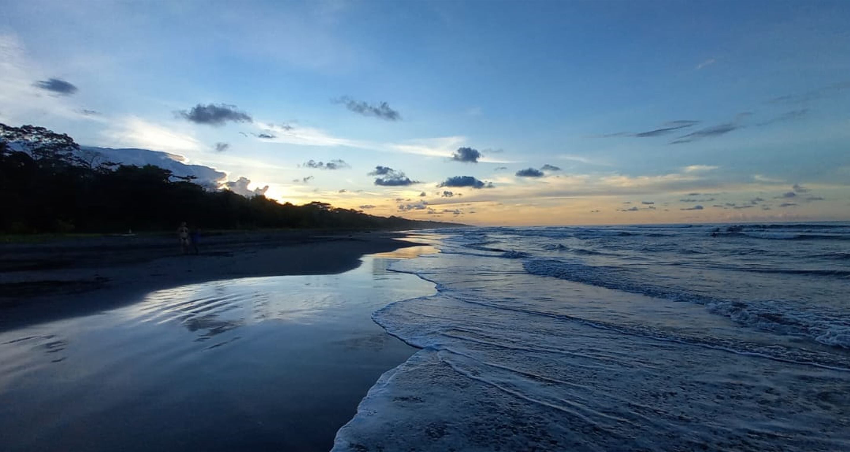 Playa en los alrededores y toallas de playa 