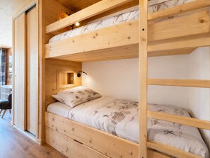Room - Renovated studio near slopes for 4 (Notre-Dame-de-Bellecombe)