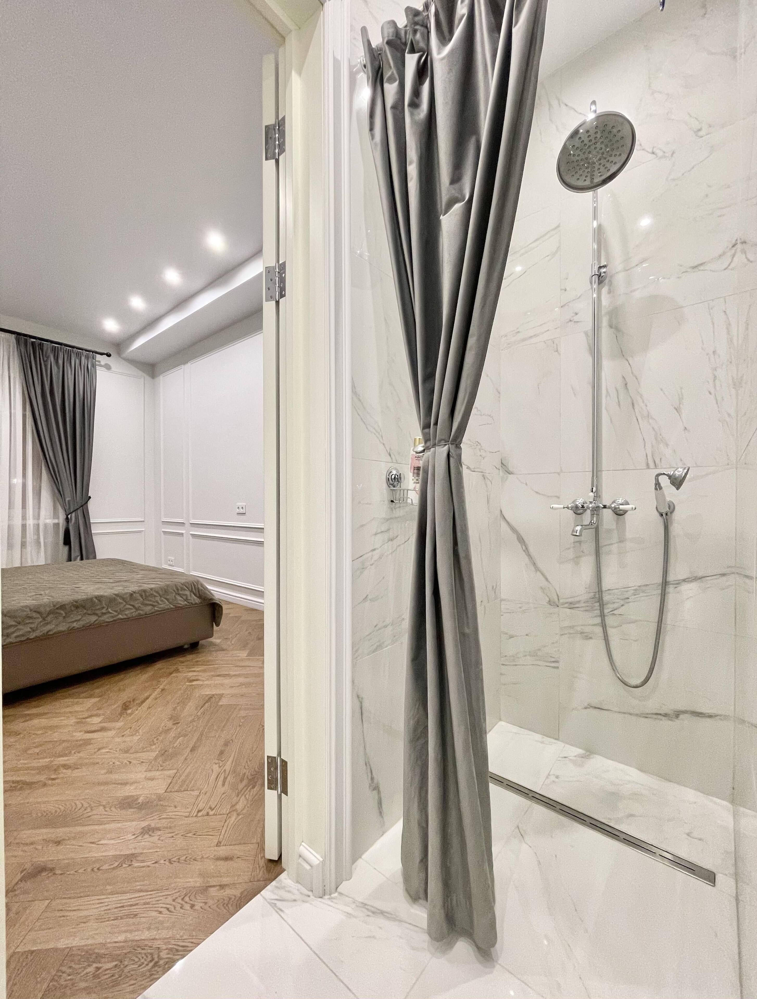 City Apartment | 3 bedrooms, premium bedding, iron/ironing board, free WiFi