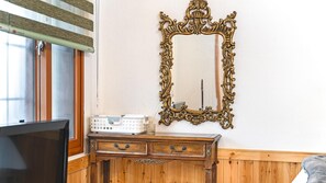 Habitación básica, 1 habitación (102(PET)) | 1 dormitorio y wifi gratis