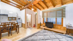 Basic Room, 1 Bedroom (201(PET)) - Gangneung Sinami68 Pension (Gangneung)