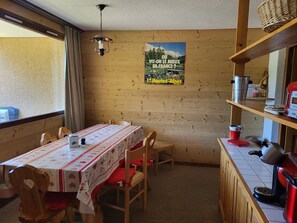 Dining - 3-room apartment on slopes with garage, 2 bedrooms, equipped kitchen (Montgenèvre)