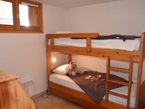2 bedrooms