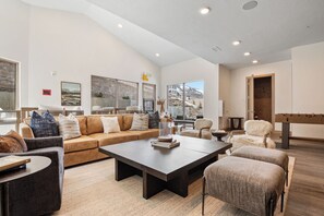 Interior - Ski Season Available! Ski-in/Ski-out Access Condo in Slopeside! Near Downtown! (Park City)