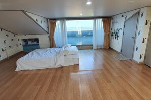 Basic Room, 2 Bedrooms (Family Room 301 (Ocean View/Spa))