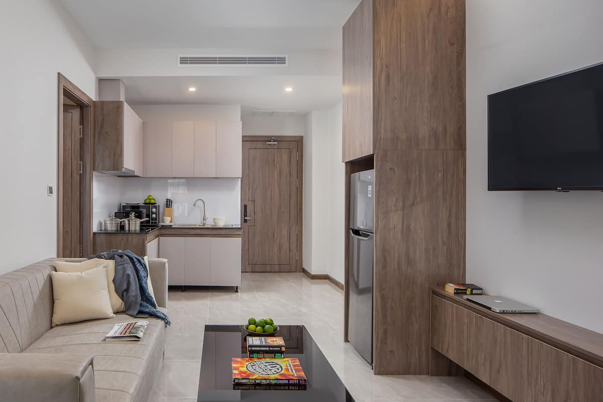 premium bedding, in-room safe, desk, soundproofing