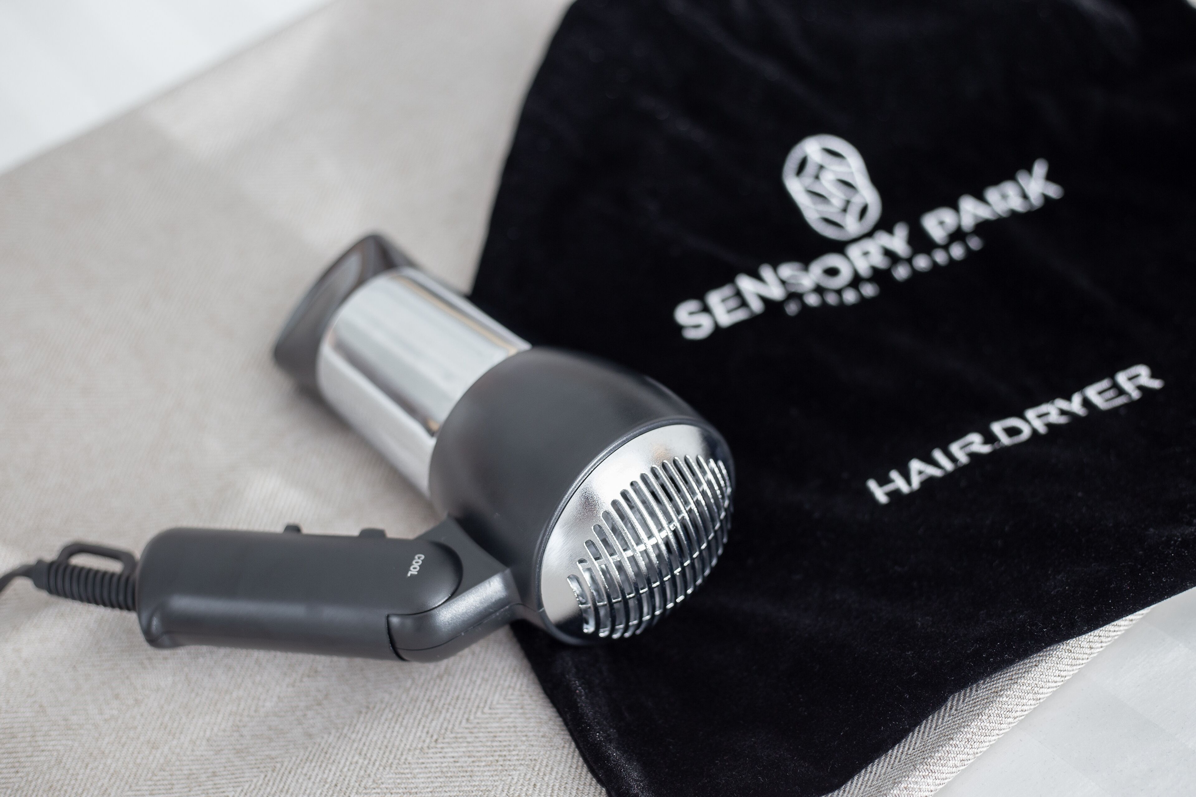 shower, rainfall showerhead, free toiletries, hair dryer