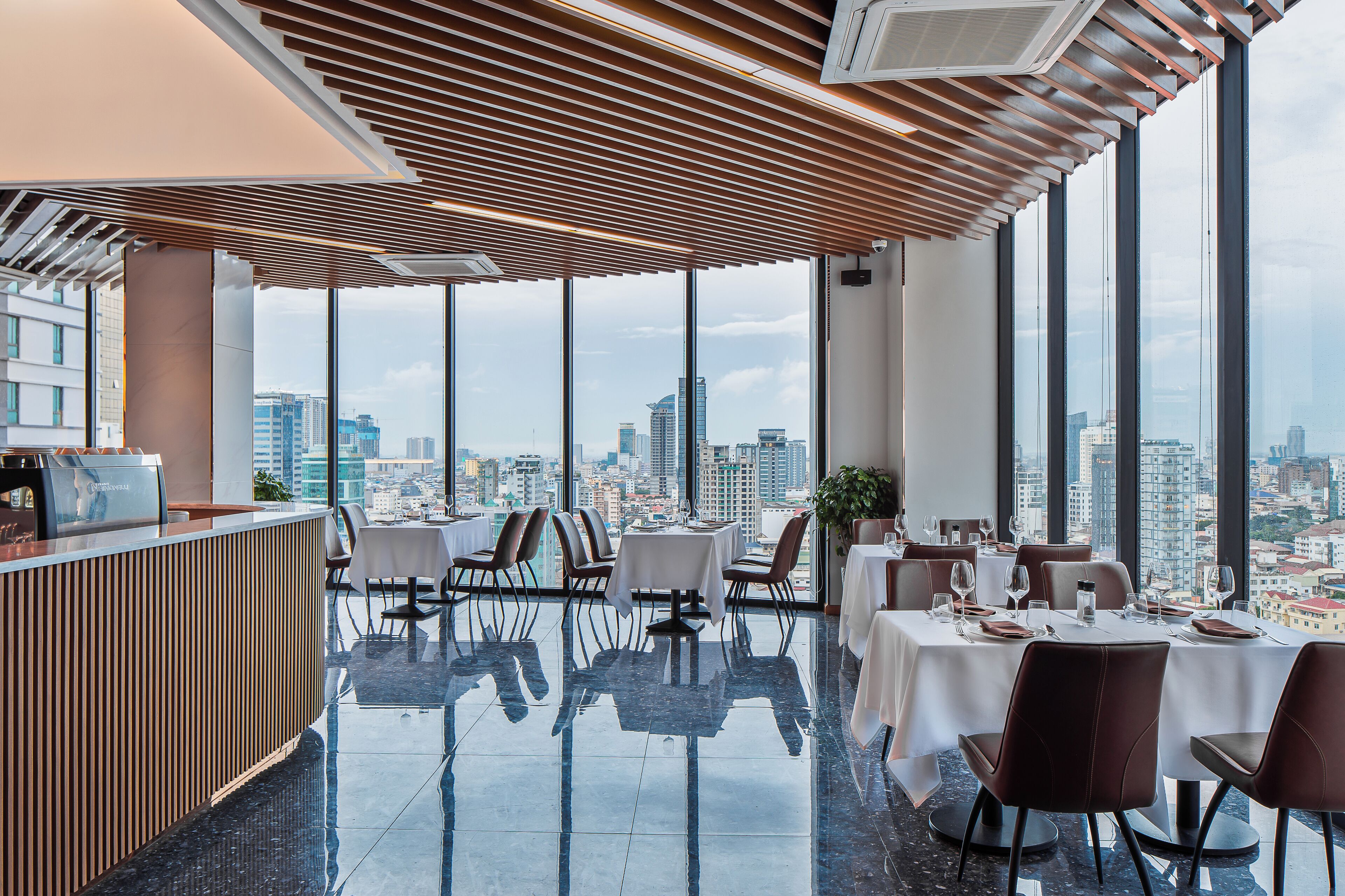 Breakfast, lunch and dinner served