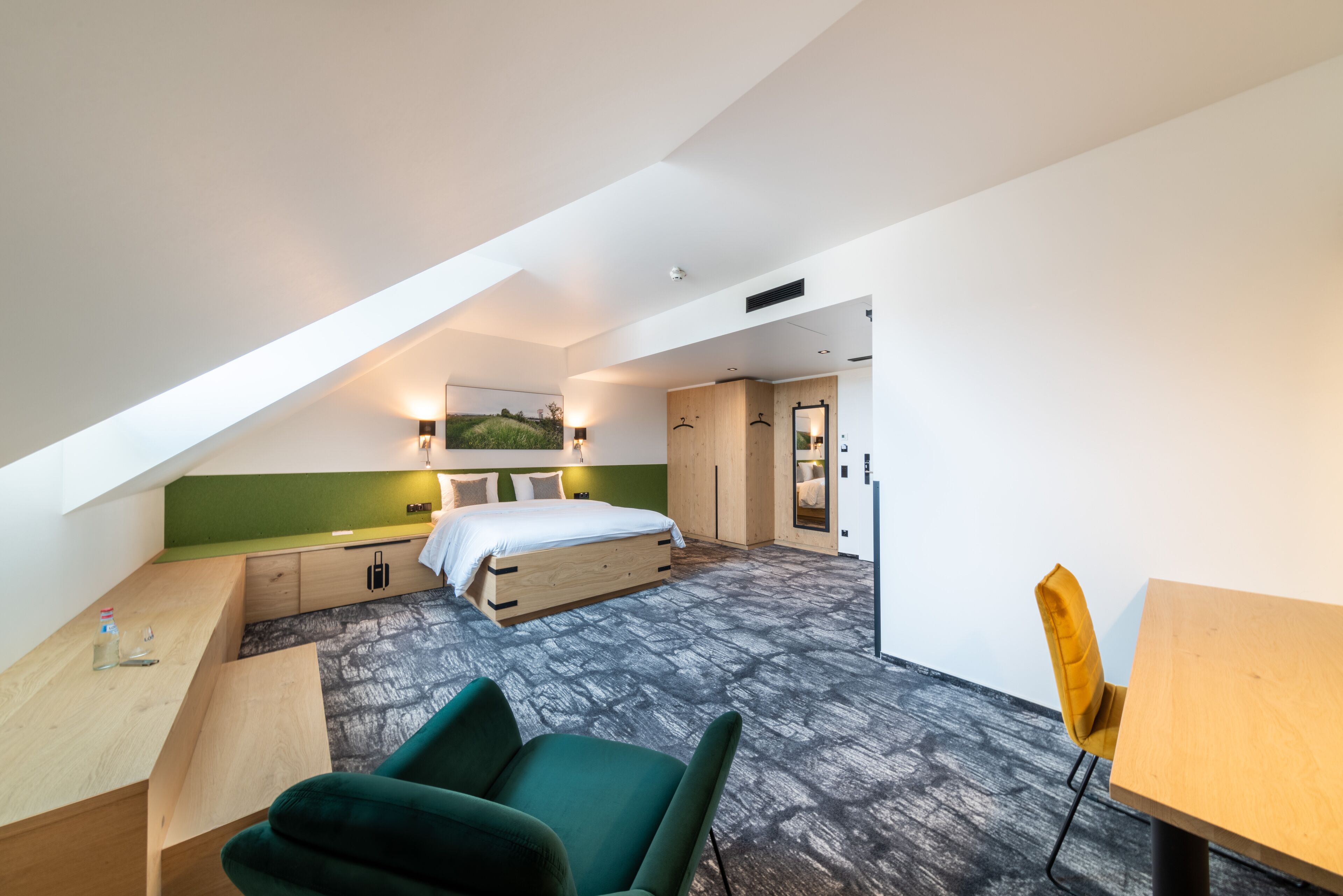 suite | egyptian cotton sheets, premium bedding, in-room safe, desk