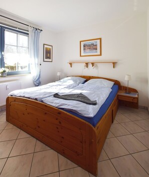 1 bedroom, free WiFi - Comfortable, bright vacation apartment near the forest in Eichenpark, max. 4 pers., WLAN (Prerow)