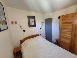 2 bedrooms