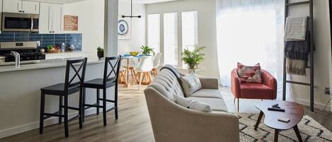 TV, fireplace, stereo