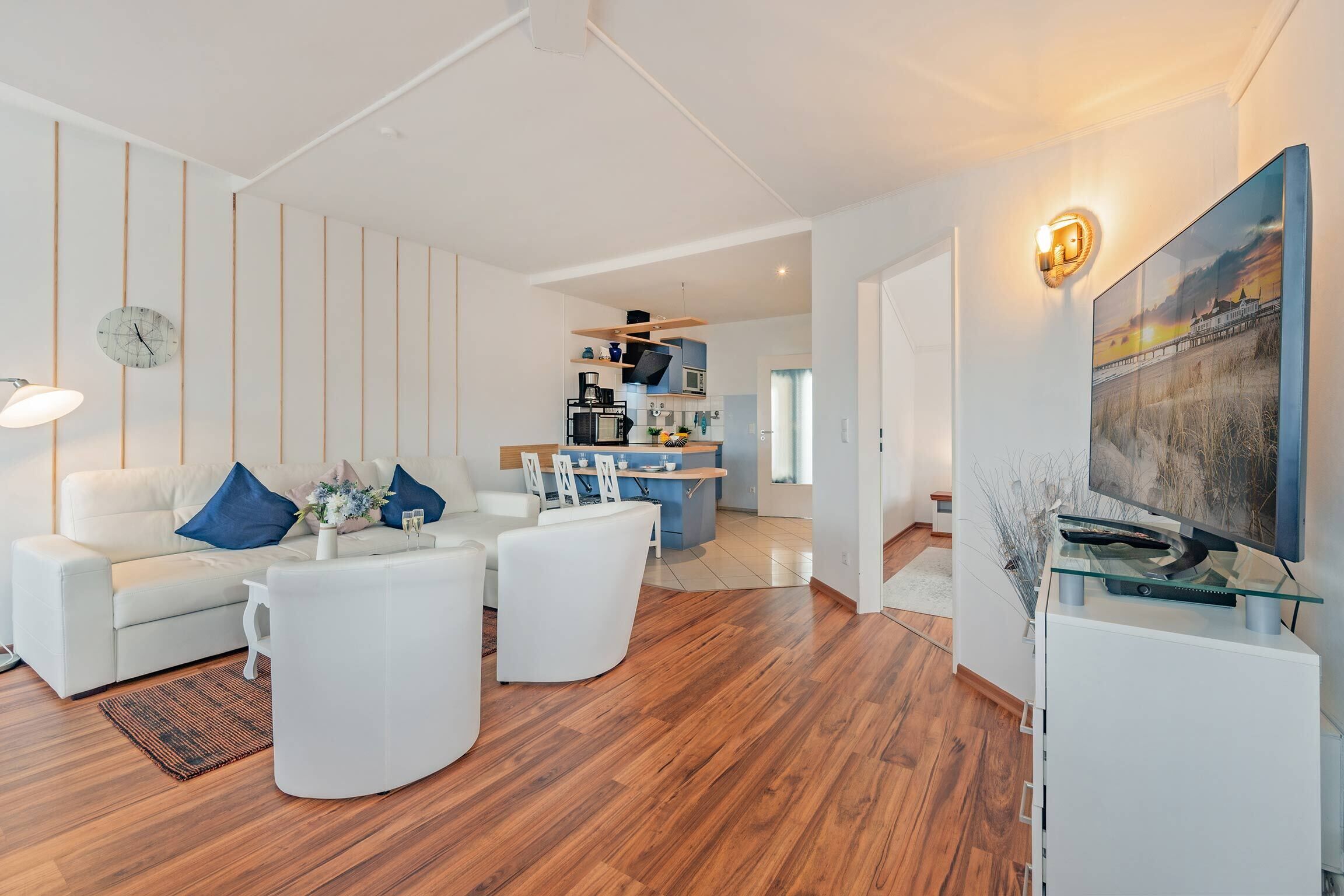 Fernseher, DVD-Player, Stereoanlage