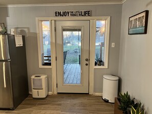 Interior - Castaway Cottage, a haven of peace and relaxation, awaits you. (Newellton)