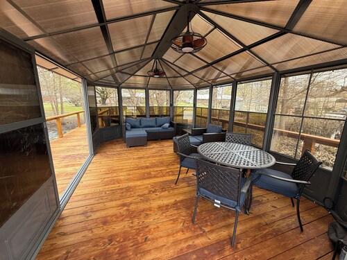 Castaway Cottage, a haven of peace and relaxation, awaits you.