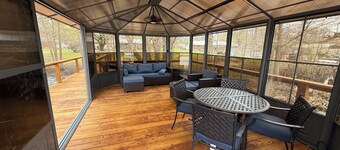 Castaway Cottage, a haven of peace and relaxation, awaits you.