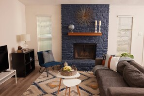 TV, fireplace, stereo
