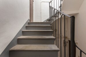Interior - GuestHost - The apartment is located in the center, near the university area and piazza Aldrovandi with trendy bars and food shops. It presents itself as the perfect solution for short business or tourist stays.Bus stop in via San Vitale. We are located  (Bologna)