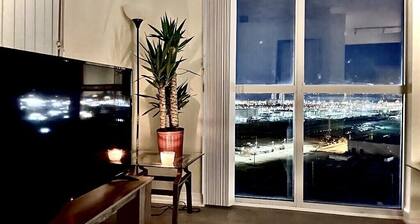 Brand New condo - 2bed / 2bath suite - Unobstructed views of Downtown Toronto