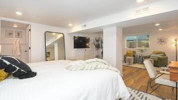 1 bedroom, desk, iron/ironing board, free WiFi