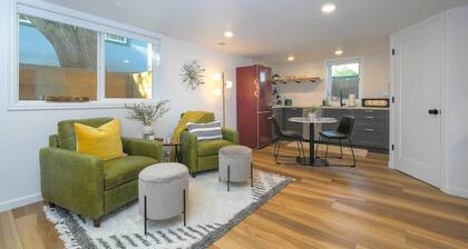 Bright and Modern Basement Apartment ✿ DT Neighborhood