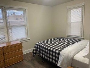 1 bedroom, desk, WiFi, bed sheets