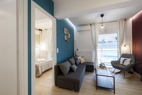 Calliope (Athenian apartment close to the center)