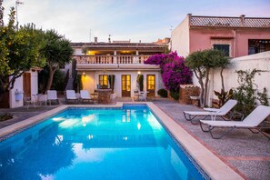 Piscine extérieure (ouverte en saison)