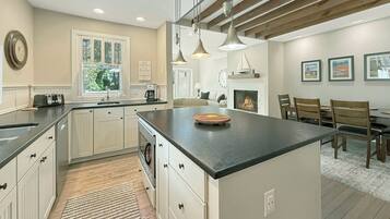 Microwave, stovetop, dishwasher, coffee/tea maker