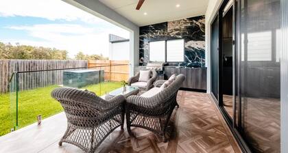 Summerland 10 @ Glorious Diamond Beach with outdoor spa