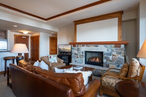 Télévision, cheminée