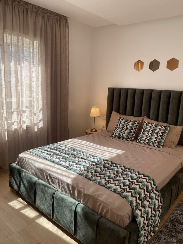 2 Schlafzimmer, Bügeleisen/Bügelbrett, WLAN, Bettwäsche