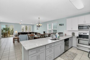 Fridge, microwave, oven, stovetop - Spacious 6-Bed Home w/ Private Pool & Beach Access (Surfside Beach)