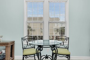 Dining - Blue Hawaiian 6 Bedrooms Second Row (Surfside Beach)