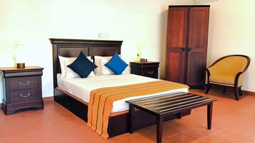 6 bedrooms, in-room safe, iron/ironing board, WiFi